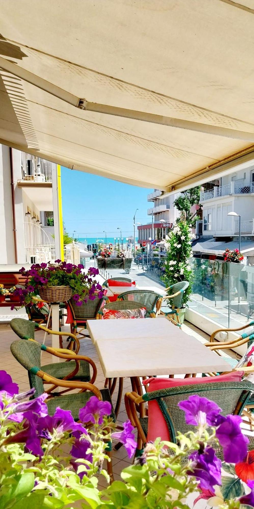 Hotel Brotas Rimini Exterior foto