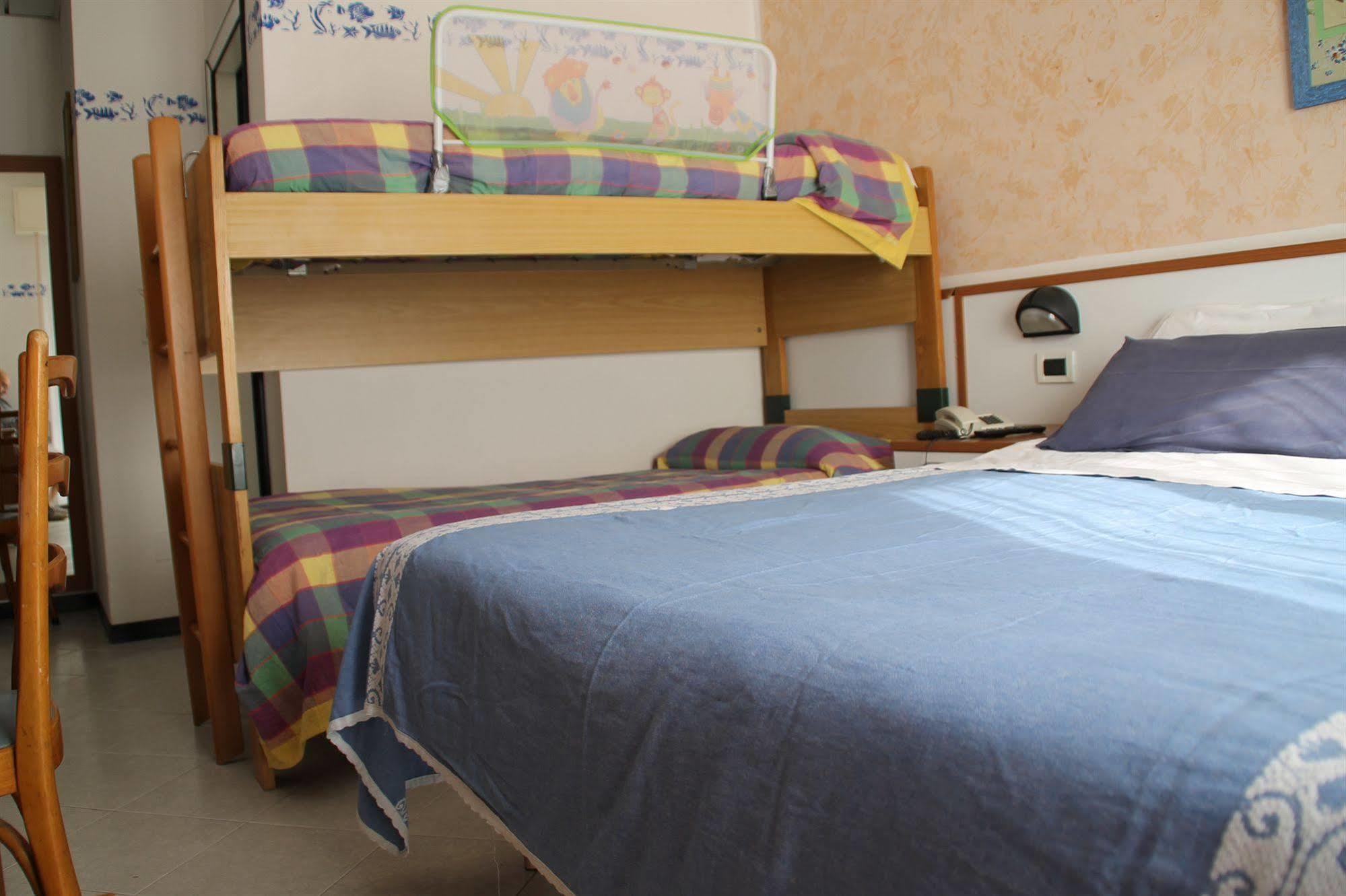 Hotel Brotas Rimini Exterior foto